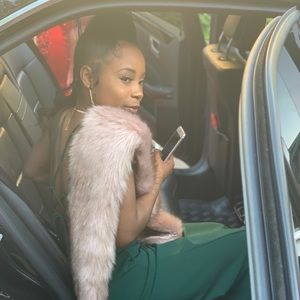 Meet your Posher, Sanaa